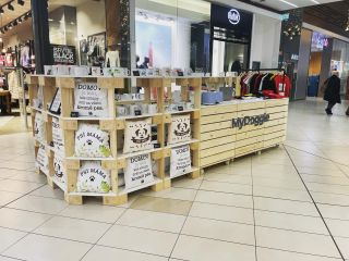 Vánoční čas je tady, a my jsme pro Vás v OC AVION v Ostravě🐶